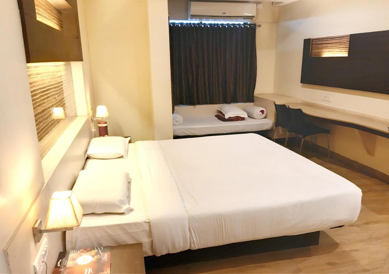 Hotel Adarsha Palace Belgaum Exterior photo